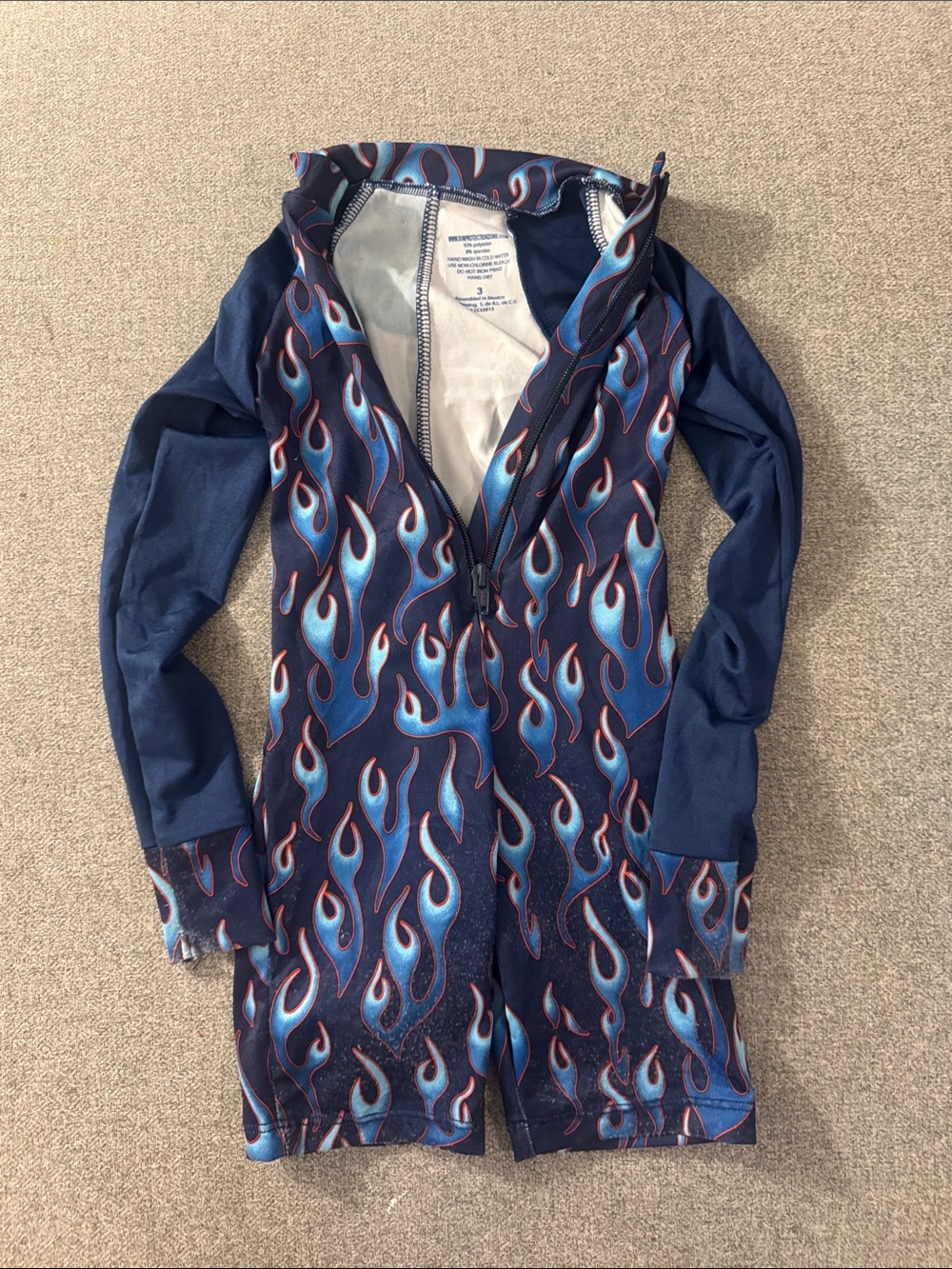 5/$15- Boy’s Rashguard size 3